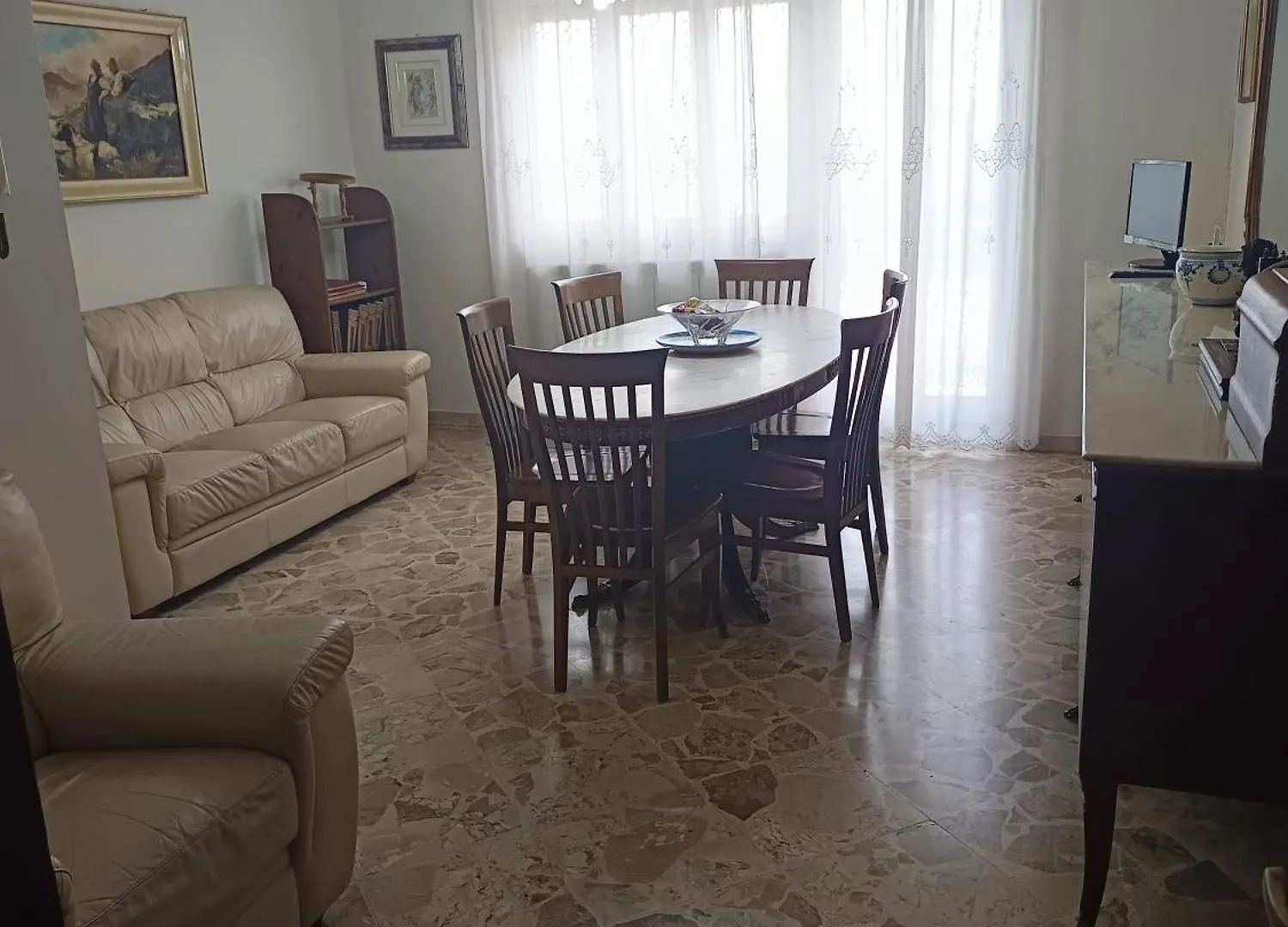 New Dawn Apartment, Appartamento Turistico, Casa Per Vacanza, Tre Camere Indipendenti contacts